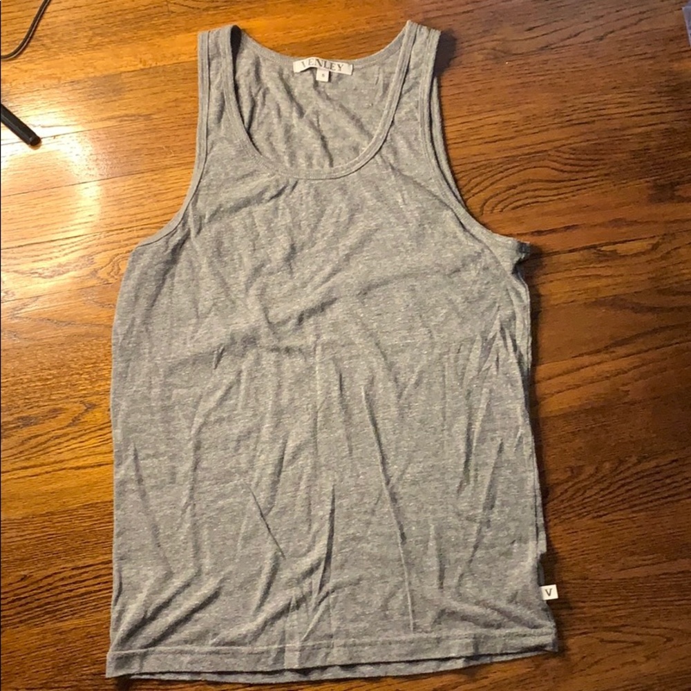 Long sleeveless shirt
